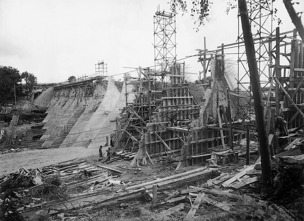barrage de vassiviere 1950 2