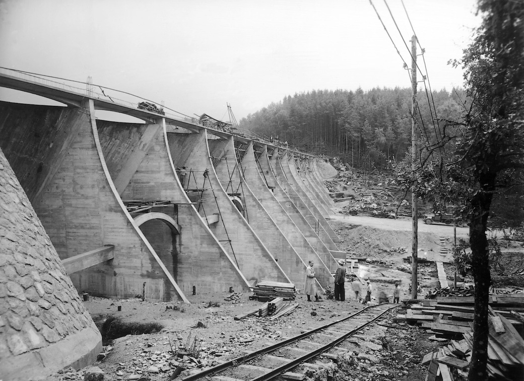 barrage de vassiviere 1950