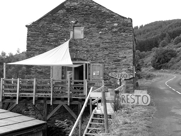 Le resto - bistrot de l’association Épi de mains au hameau de l’Espinas, en Cévennes