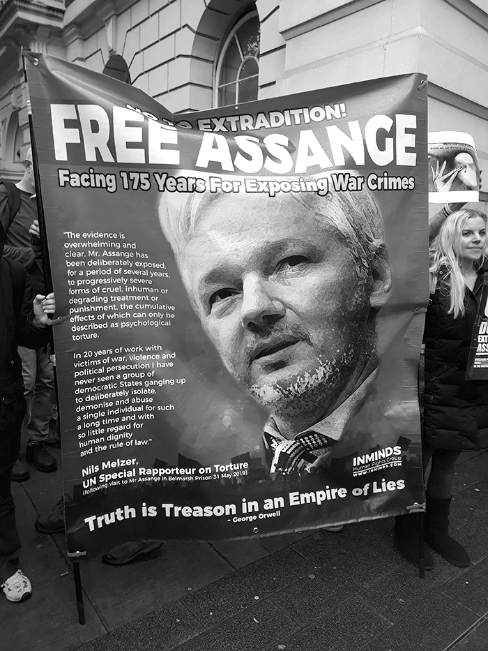 julian assange 2019 02
