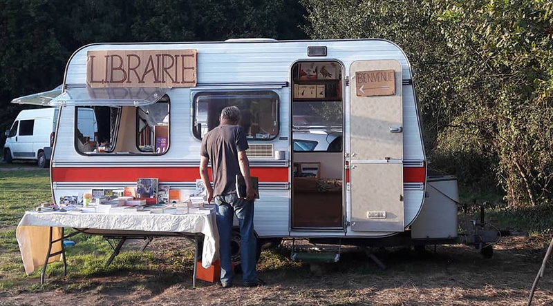 Avec la Limou’Zine, les livres sortent sur les places de village