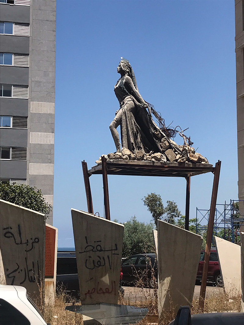 statue liban